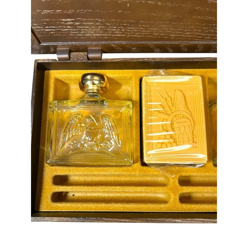 EAGLE BOX AVON ORIGINAL DEEP WOODS COLOGNE, AFTER SHAVE‎ 3 FL OZ SOAP 5 OZ